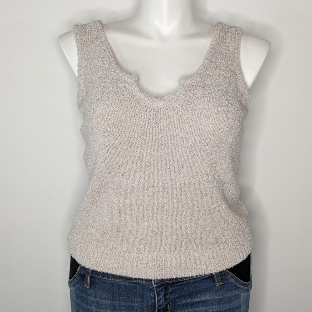 NIA beige fuzzy sherpa cropped tank 1X